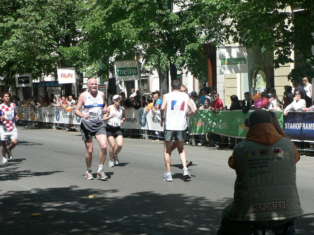 Maraton 08 104.jpg - i pozpátku lze doběhnout maraton